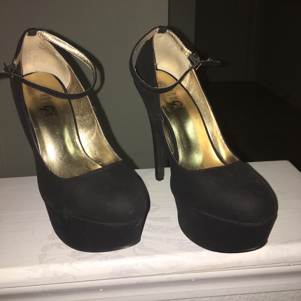SOLD*****Sexy Black suede stilettos